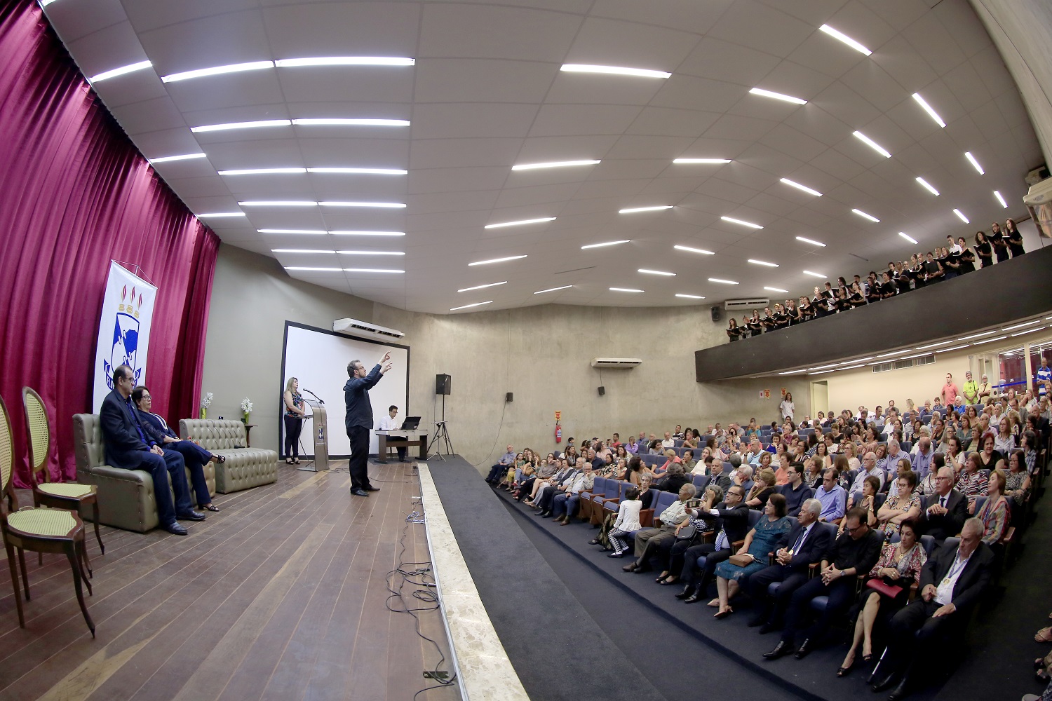 Sessão solene ocorreu na última sexta-feira, 17, no auditório da Reitoria. (fotos: Paulo Marques/bolsista Ascom UFS)